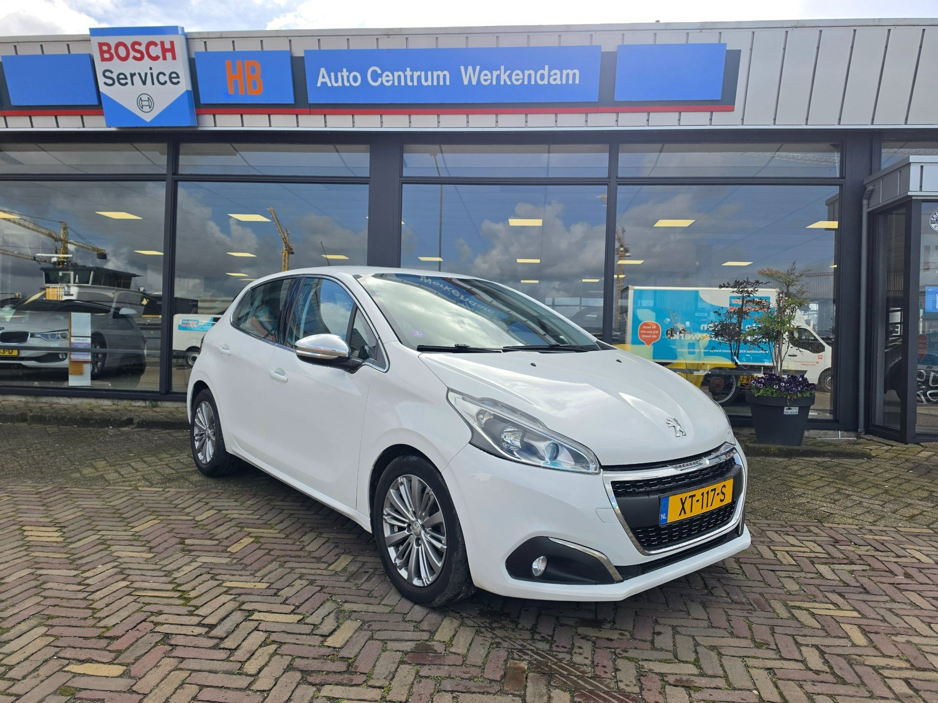 Peugeot 208 - Foto 1